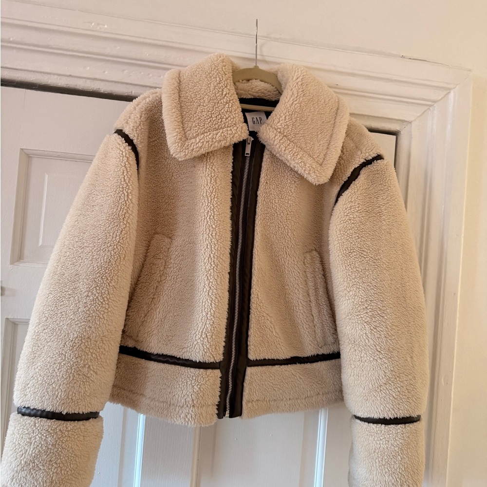 GAP Women's Cream Teddy Jacket with Black Accents